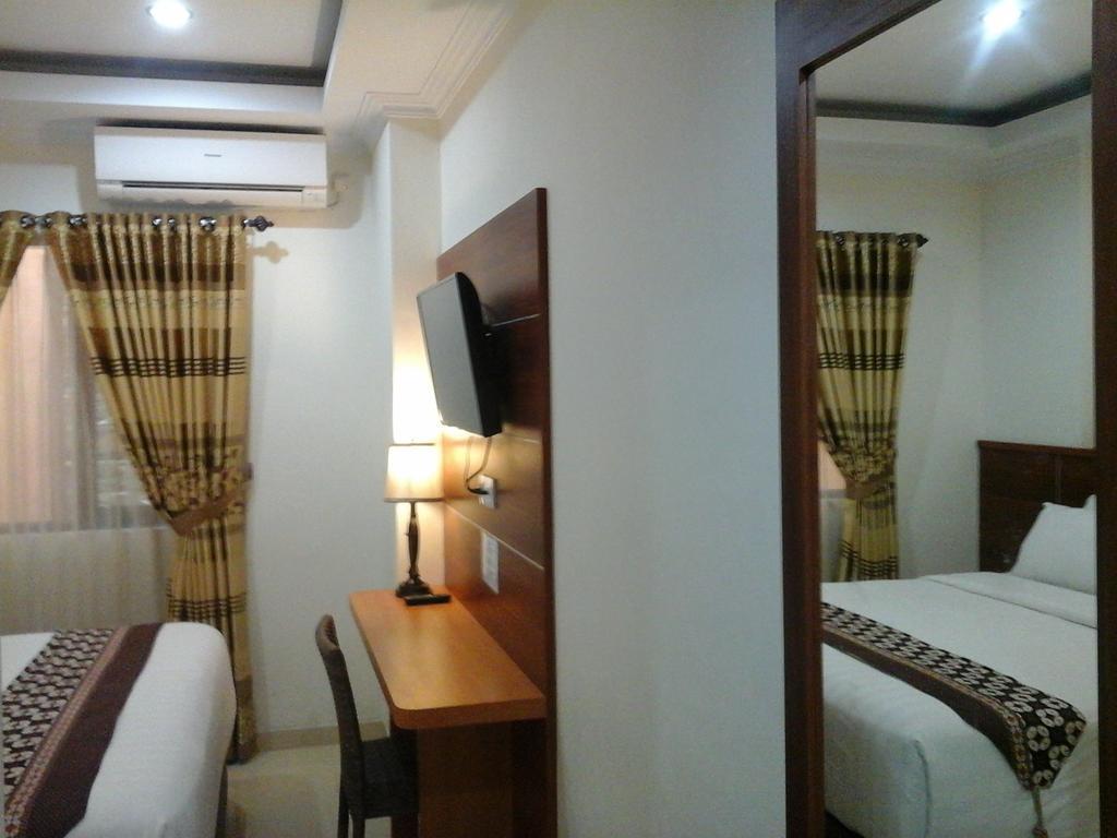 Maranatha Grand Hotel Yogyakarta Værelse billede