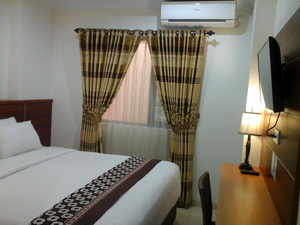 Maranatha Grand Hotel Yogyakarta Værelse billede