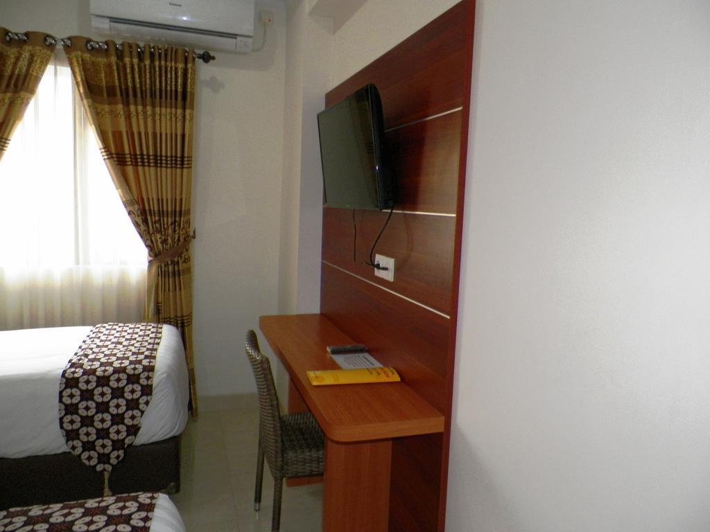 Maranatha Grand Hotel Yogyakarta Værelse billede