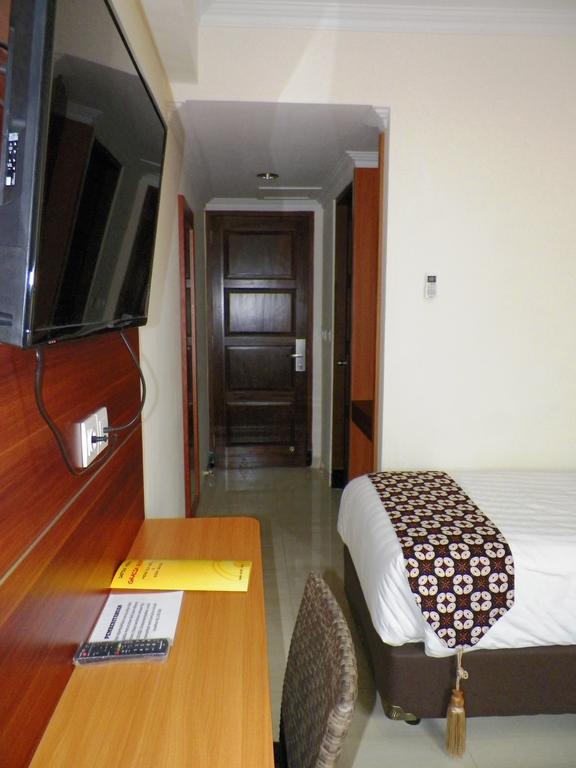 Maranatha Grand Hotel Yogyakarta Værelse billede