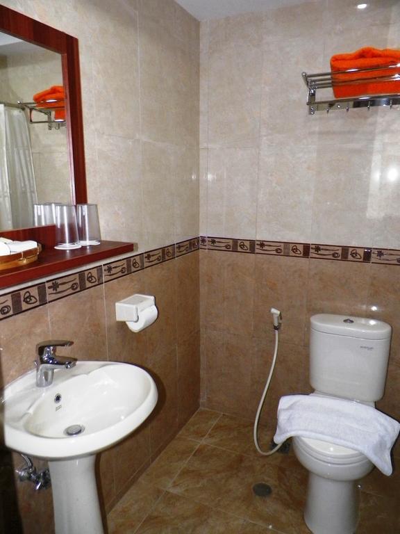 Maranatha Grand Hotel Yogyakarta Værelse billede